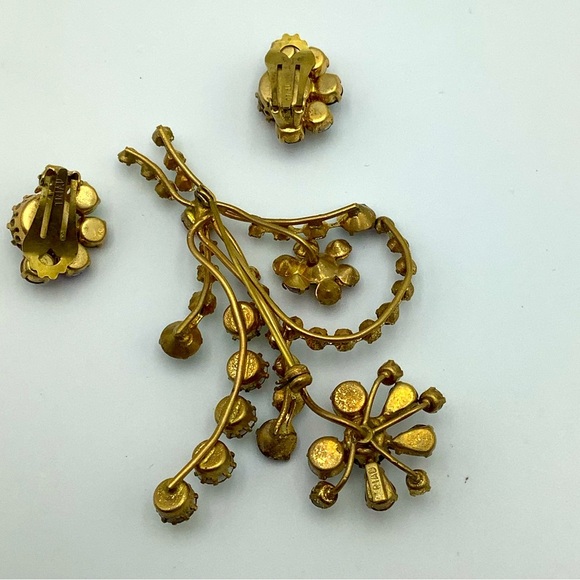 Vintage Triad Signed Brooch and Clip earrings - Picture 3 of 3